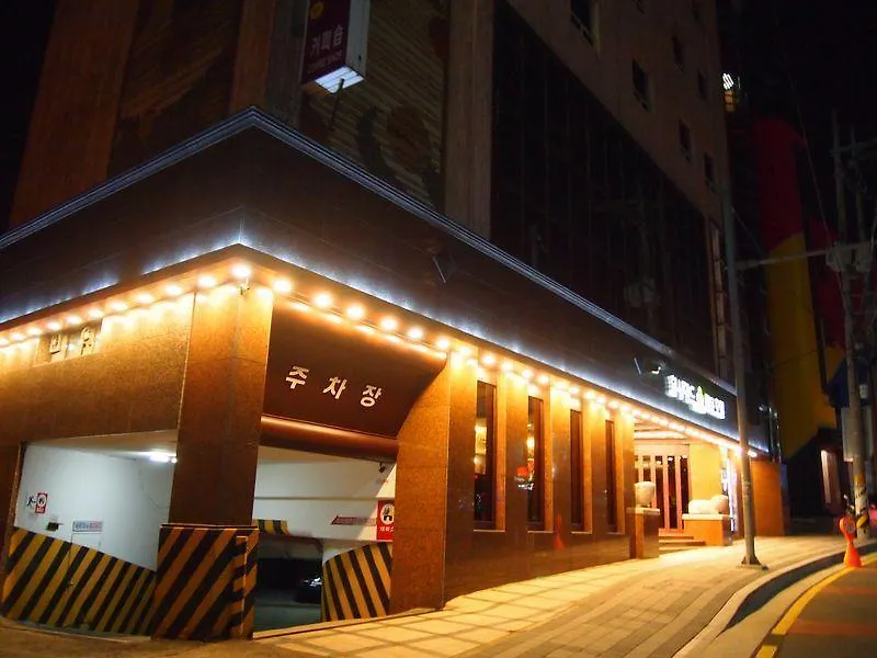 Hillside Tourist Hotel Busan